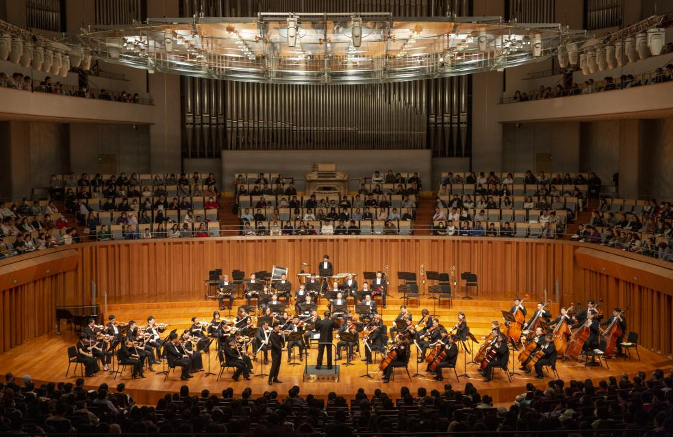 回顾|大师纪念册“致敬柴科夫斯基”音乐会,谭利华、陈曦、安天旭携手北京交响乐团奏响国家大剧院