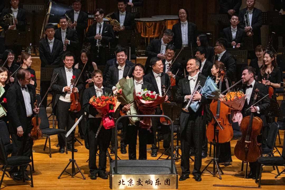 回顾｜北京国际友好城市交响乐团联盟再扩容，李昊冉执棒中俄两大乐团上演“冰与火的回响”音乐会