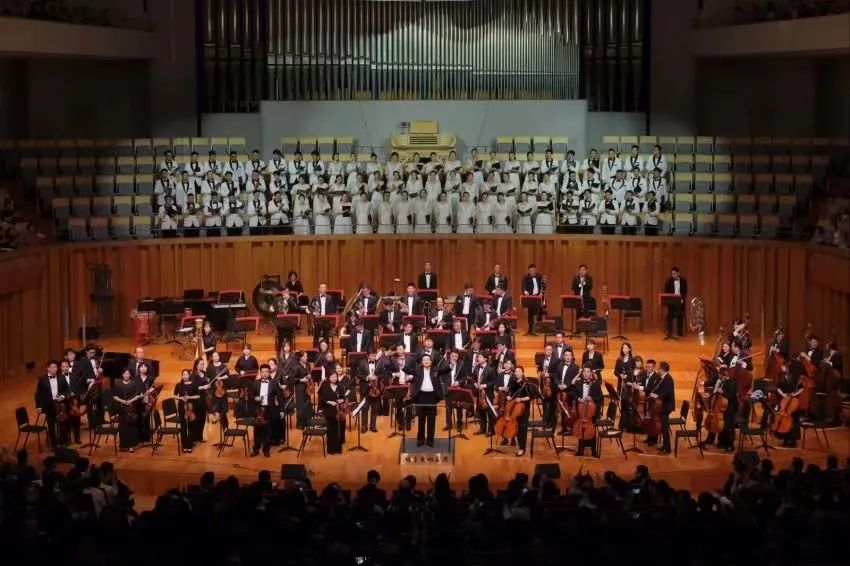 演出回顾|赏月也赏乐,“花好月圆”郑健与北京交响乐团音乐会国家大剧院倾情上演