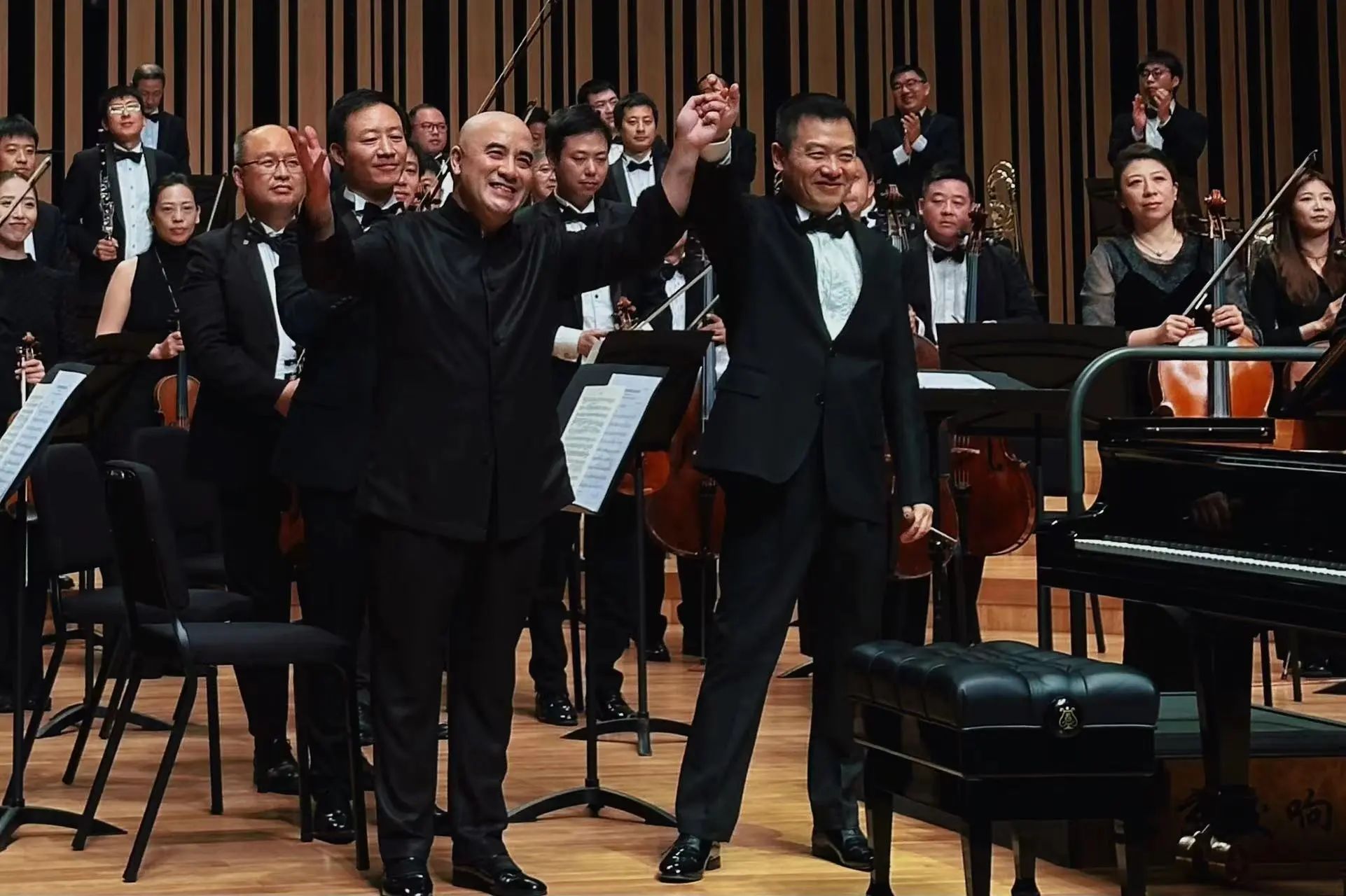 演出回顾|掌声雷鸣响亮不断,张艺执棒北京交响乐团,联手孔祥东致敬布鲁克纳!