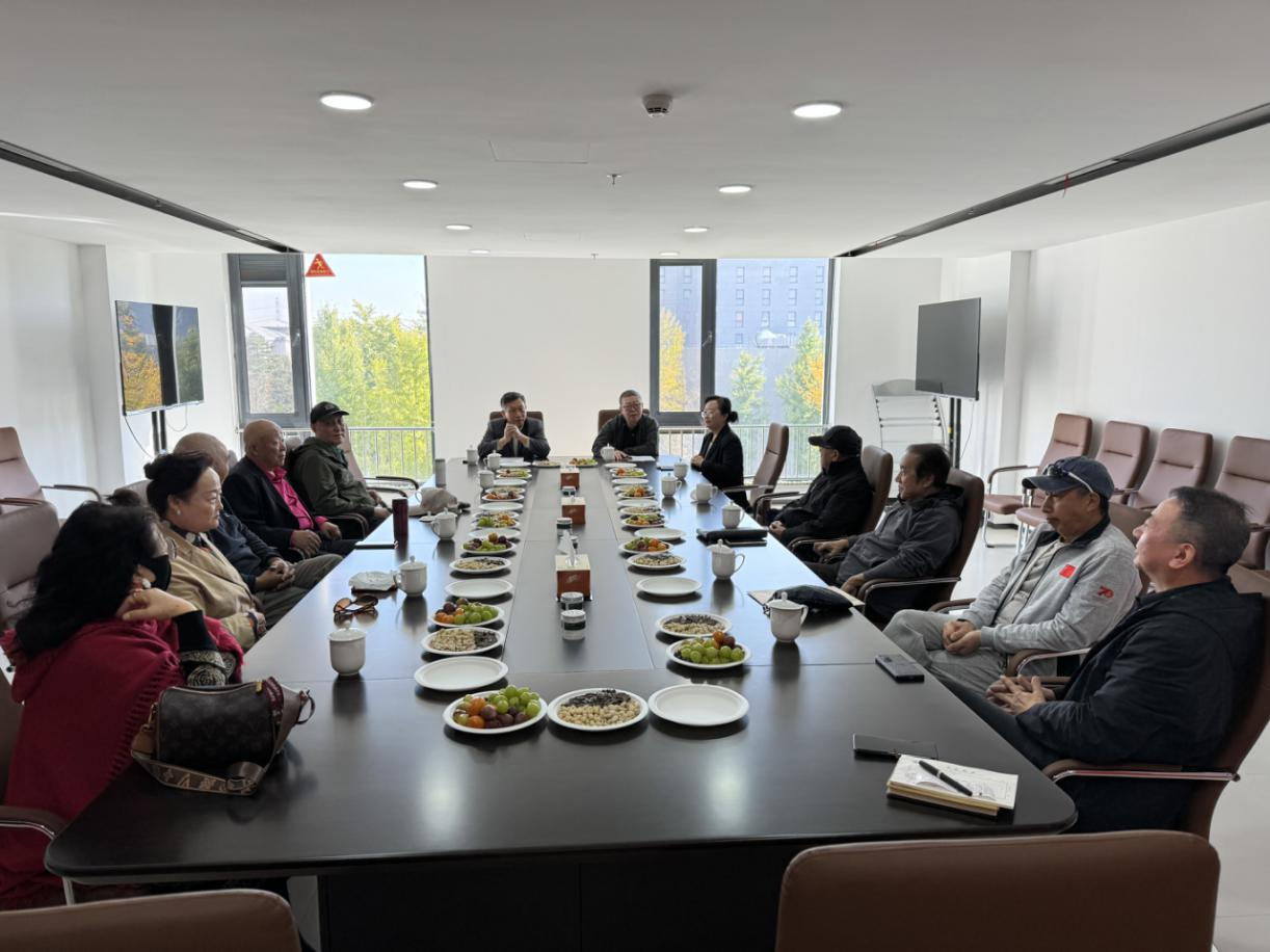 北京交响乐团召开老干部座谈会